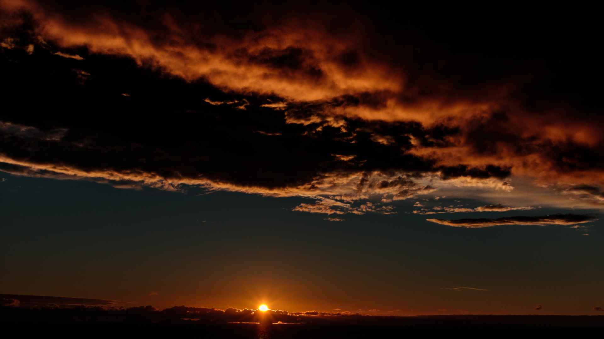 Bajo el Sol de Medianoche: Naturaleza y Cultura en Noruega